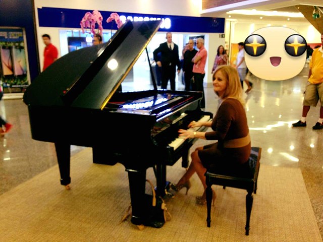 Foto 1 - Gisela pianista