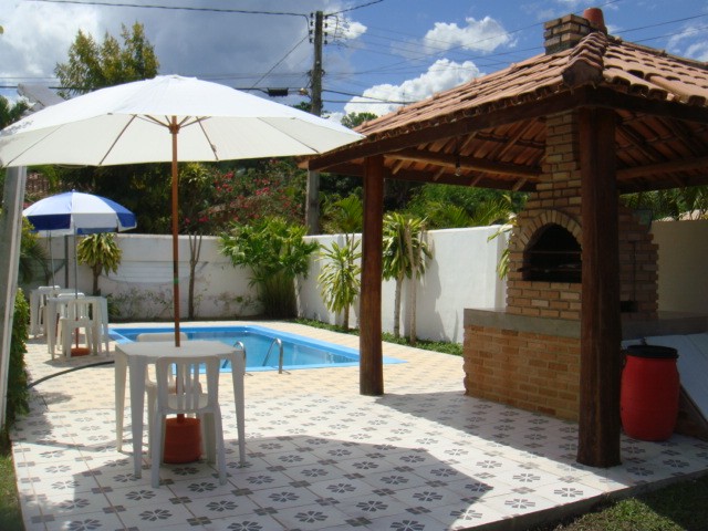 Foto 1 - Alugo casa com piscina e ar cond a 50 m  da praia