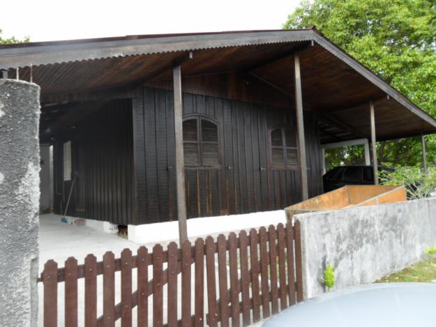 Alugo casa na avenida da praia de sta terezinha