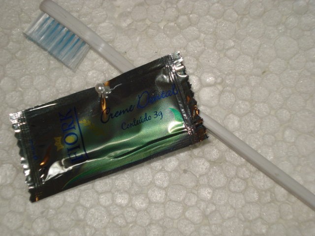 Foto 1 - Escovas de dentes 0 ,60